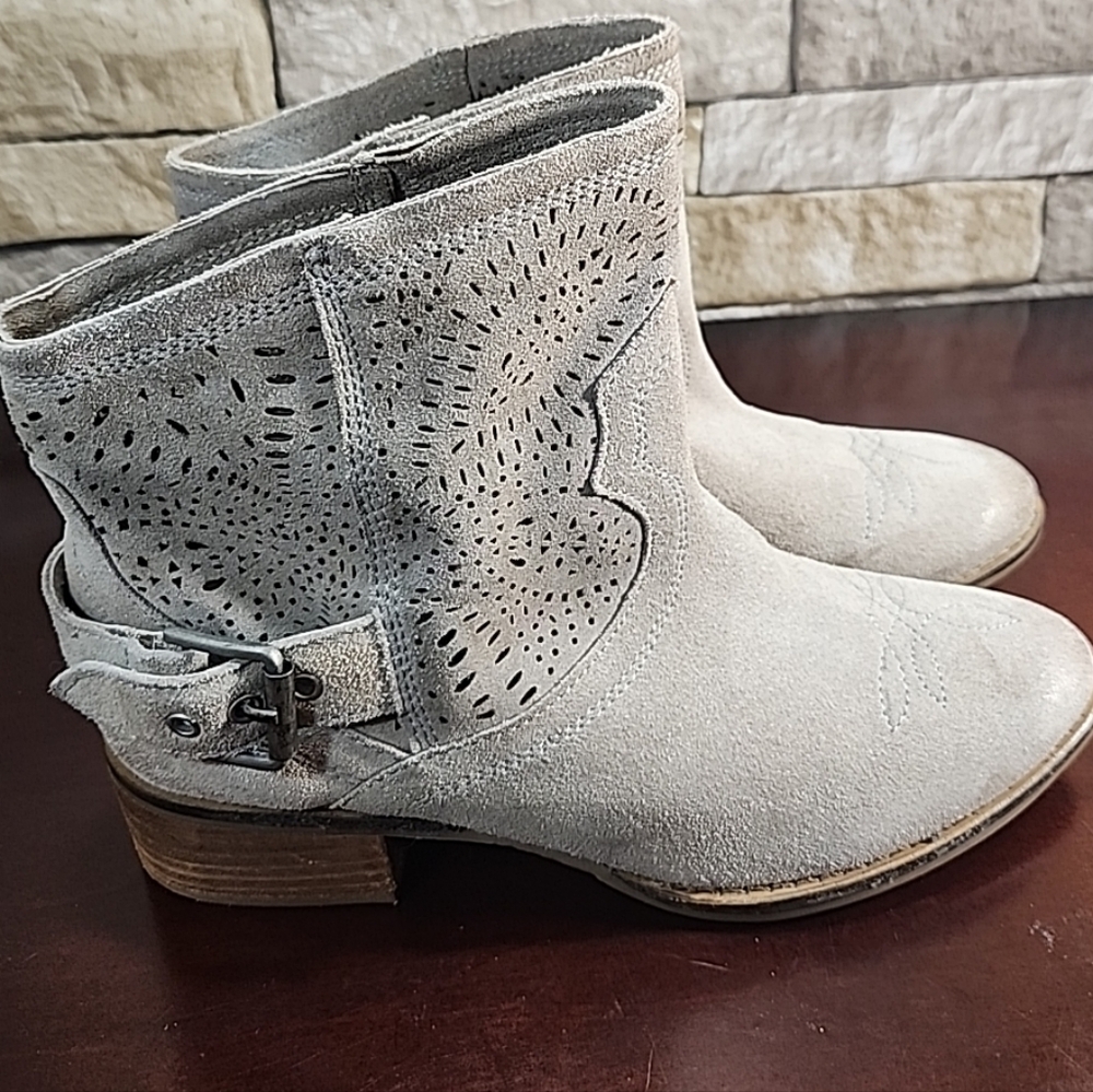 Naughty Monkey Zoey Ankle Boots Taupe Suede Laser Cut Leather Western Size 7.5